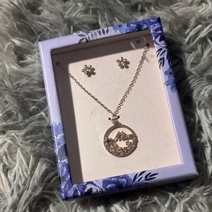 Elegant Silver Necklace and Earring Set